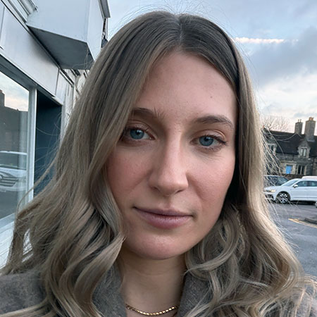 Csilla Headshot